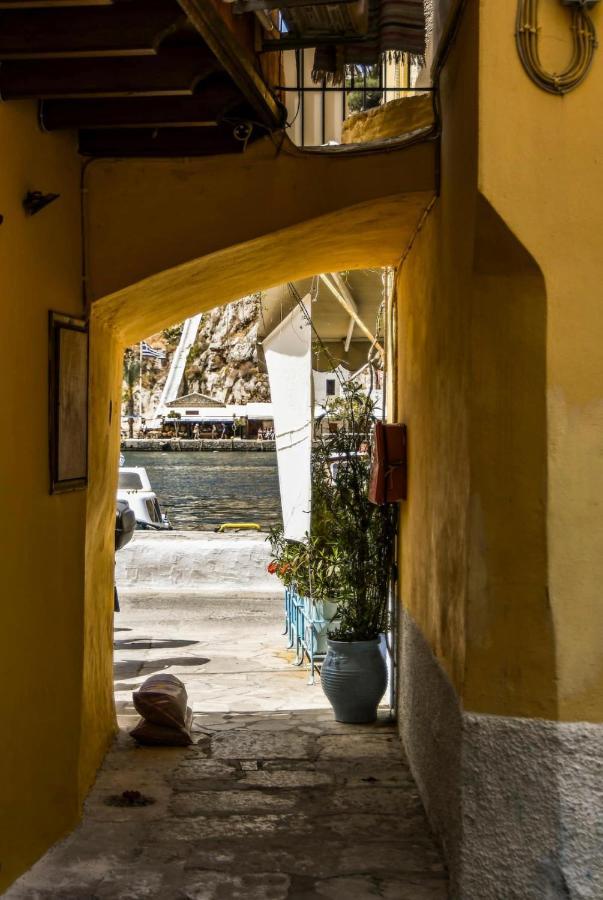 Stone Living Symi Central Apartments Kültér fotó